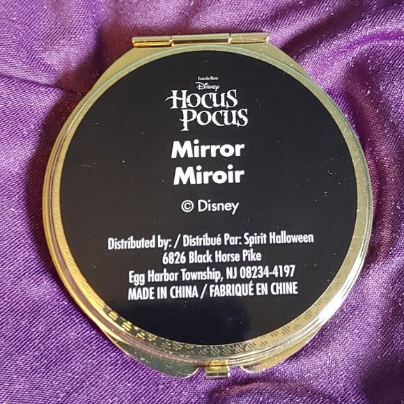 Hocus Pocus Compact - Picture 2 of 3